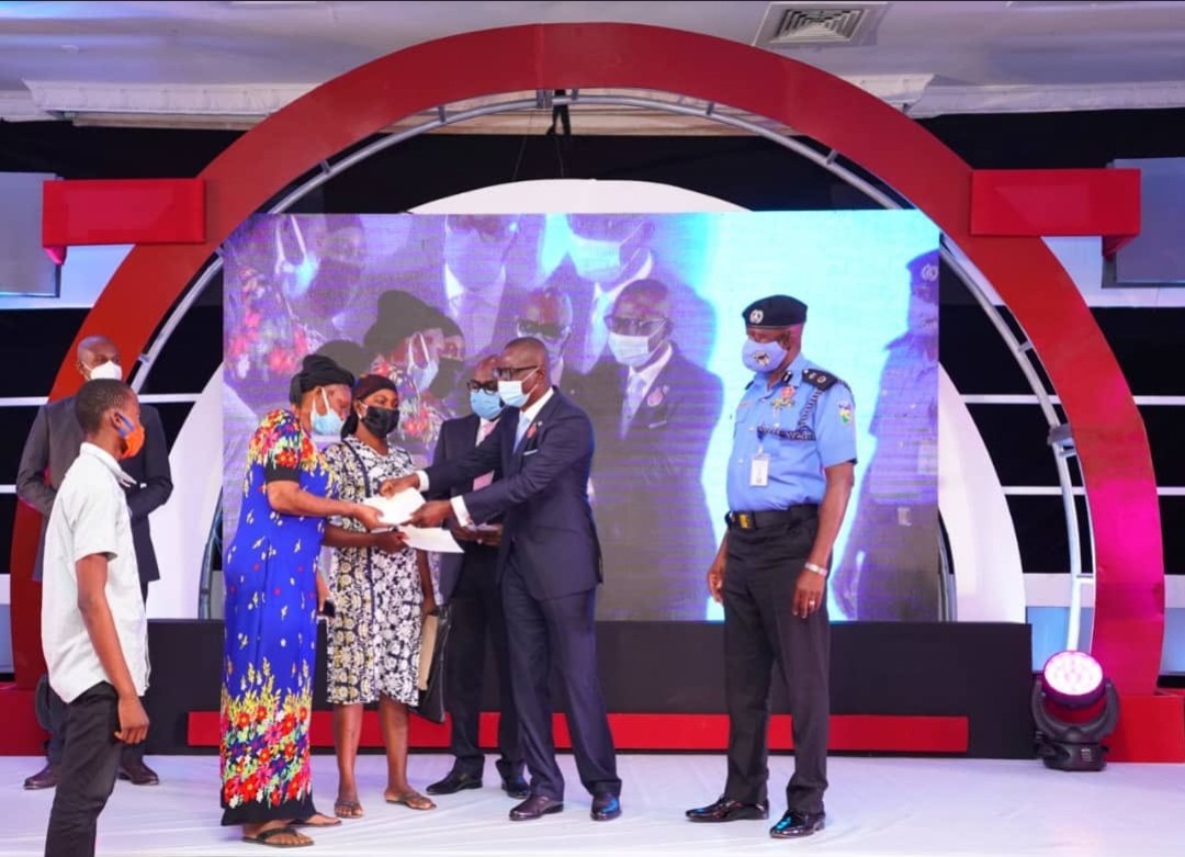 Sanwo-Olu Gives 10M Each To Wives Of Police Men Killed During EndSARS Riots