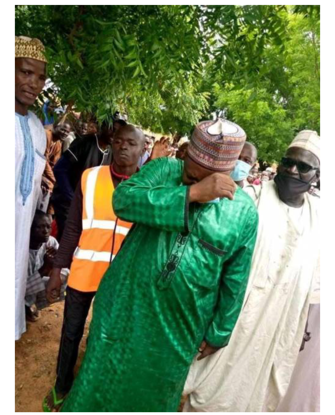 » Sokoto Lawmaker Cries On Seeing Thousands Of Constituents In Refugee Camps In Niger