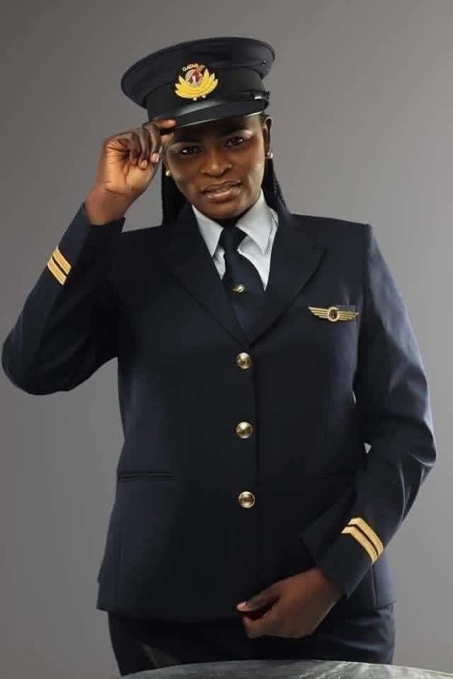 Adeola Ogunmola Becomes The First Female Pilot To Fly Qatar Air To Abuja