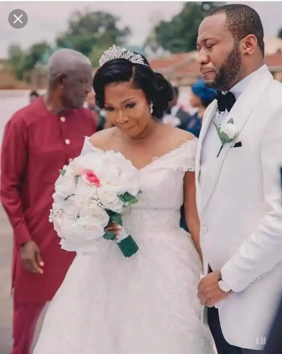 This Is Why You Should Not Deny Your Photographer Food At Your Wedding (Photo)