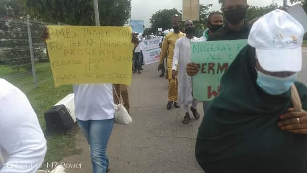N-Power Beneficiaries In Peaceful Protest In Abuja: "Please Don't Send Us Back"
