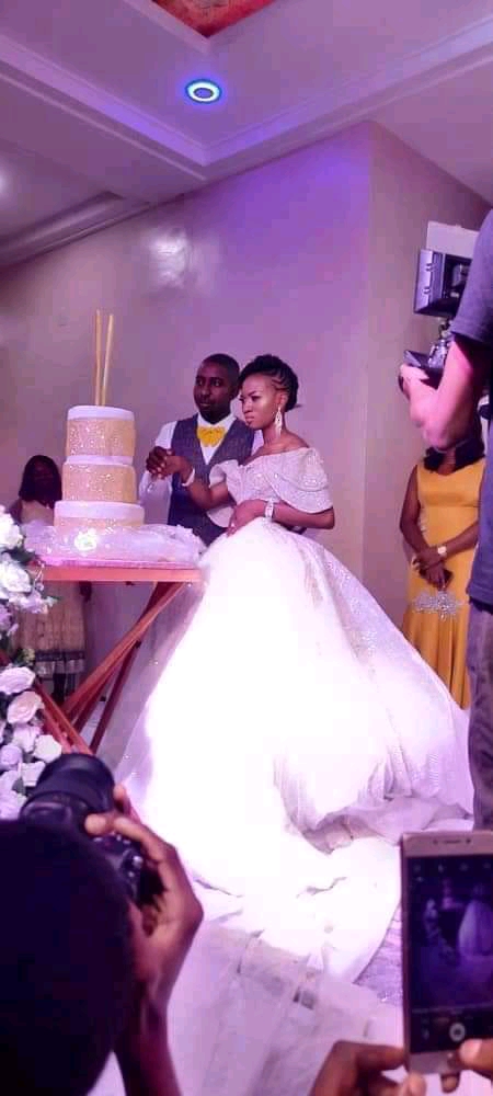 Huge Reactions As Newly Married Woman Shows Off Blood Flows Online To Prove She Was A Virgin Till Her Wedding Night 😳