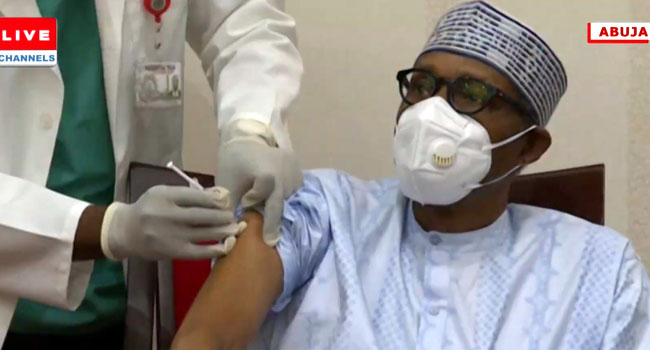 BREAKING: Watch The Moment Buhari, Osinbajo Get Vaccinated Against COVID-19 (videos and pics)