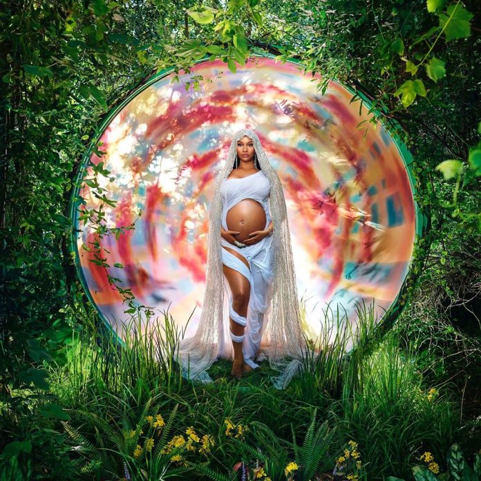Nicki Minaj Announces Pregnancy With Photos Of Baby Bump